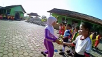 Akar olahraga adalah manusia yang bermain. Ciri-ciri suatu aktivitas dapat disebut permainan adalah