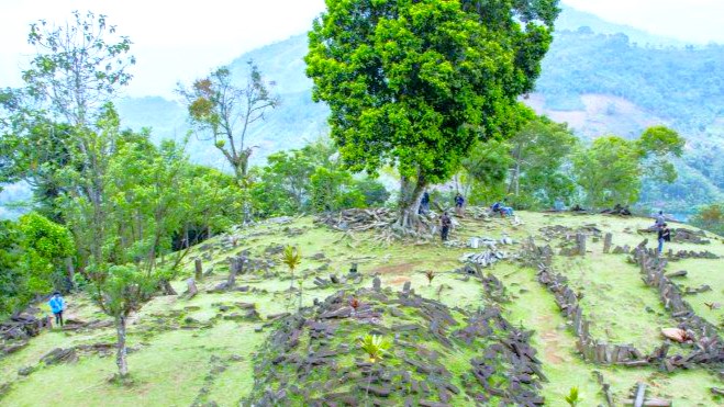 Wisata Alam Situs Megalitikum Gunung Kasur di Cianjur