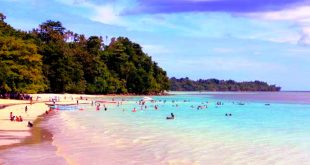 Pantai Natsepa, Rekomendasi Tempat Wisata Hits di Ambon