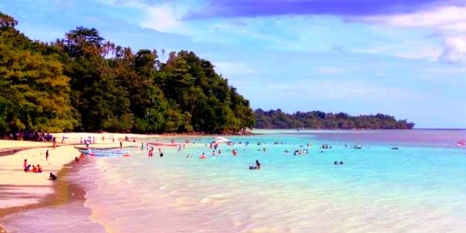 Pantai Natsepa, Rekomendasi Tempat Wisata Hits di Ambon